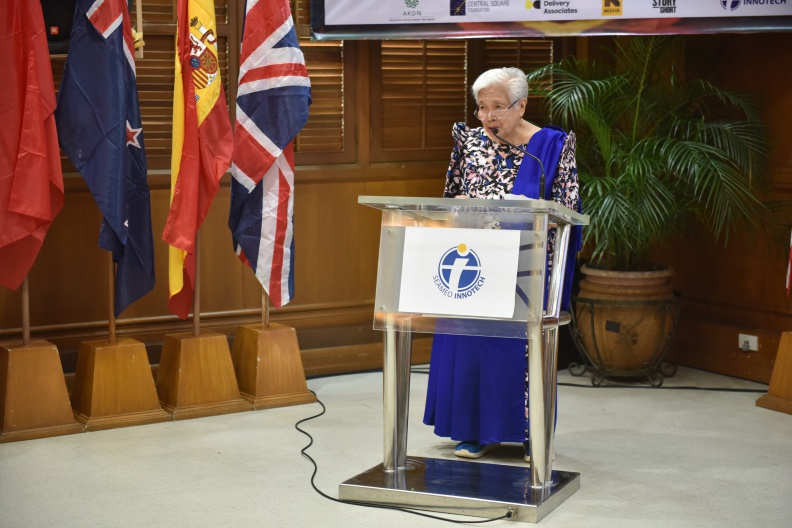 SEAMEO INNOTECH Center Director Prof. Leonor Magtolis Briones welcomes guests and participants during the regional partners workshop for Improving Learning Outcomes for Asia (ILOA) at Quezon City, Philippines.