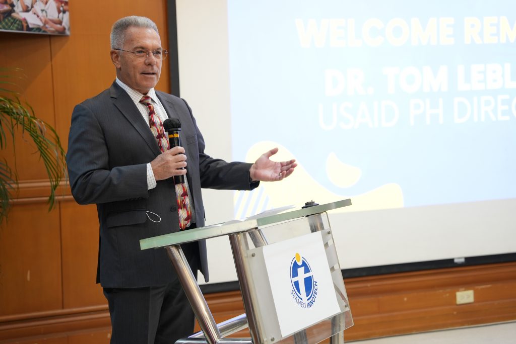 USAID Philippines Office of Education Director Dr. Thomas LeBlanc welcomes participants from the Philippine Department of Education Bureau of Educational Assessment (DepED BEA) at the Strategic Communications Workshop held at SEAMEO INNOTECH in Quezon City, Philippines.