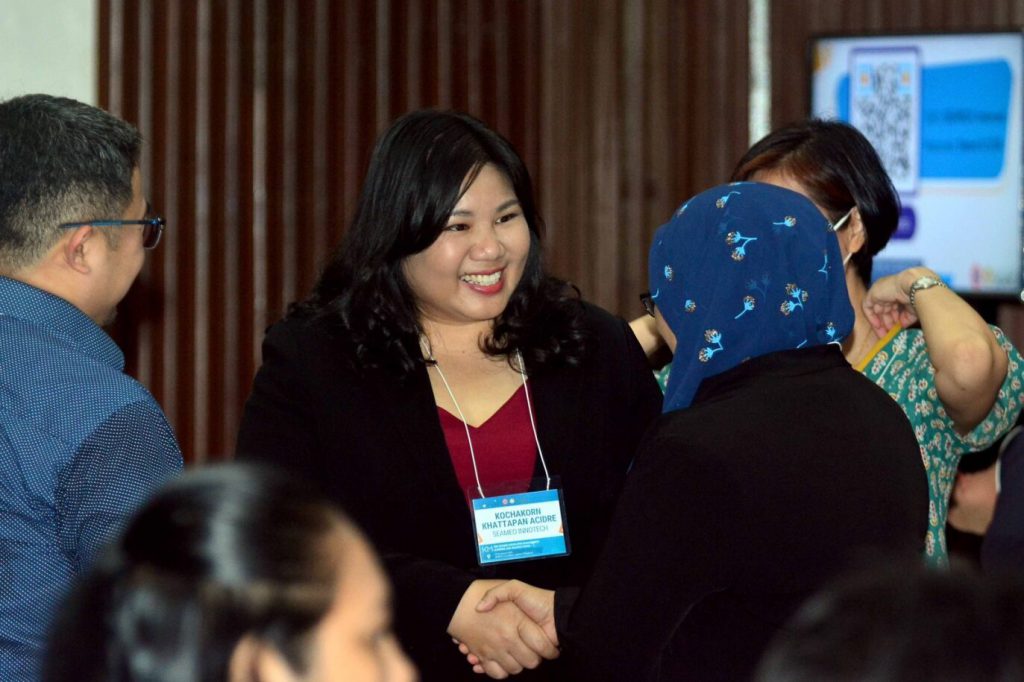 SEAMEO INNOTECH Center Deputy Director Kochakorn Khattapan Acidre greets her fellow participants in the Second Knowledge Management (KM) Learning and Sharing Forum organized by by SEAMEO Regional Center for Graduate Study and Research in Agriculture (SEARCA) in collaboration with the SEAMEO Secretariat.