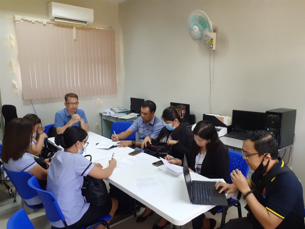 SEAMEO INNOTECH and DepEd BAE facilitate a Focus Group Discussion (FGD) in a monitoring session held in Legazpi City.