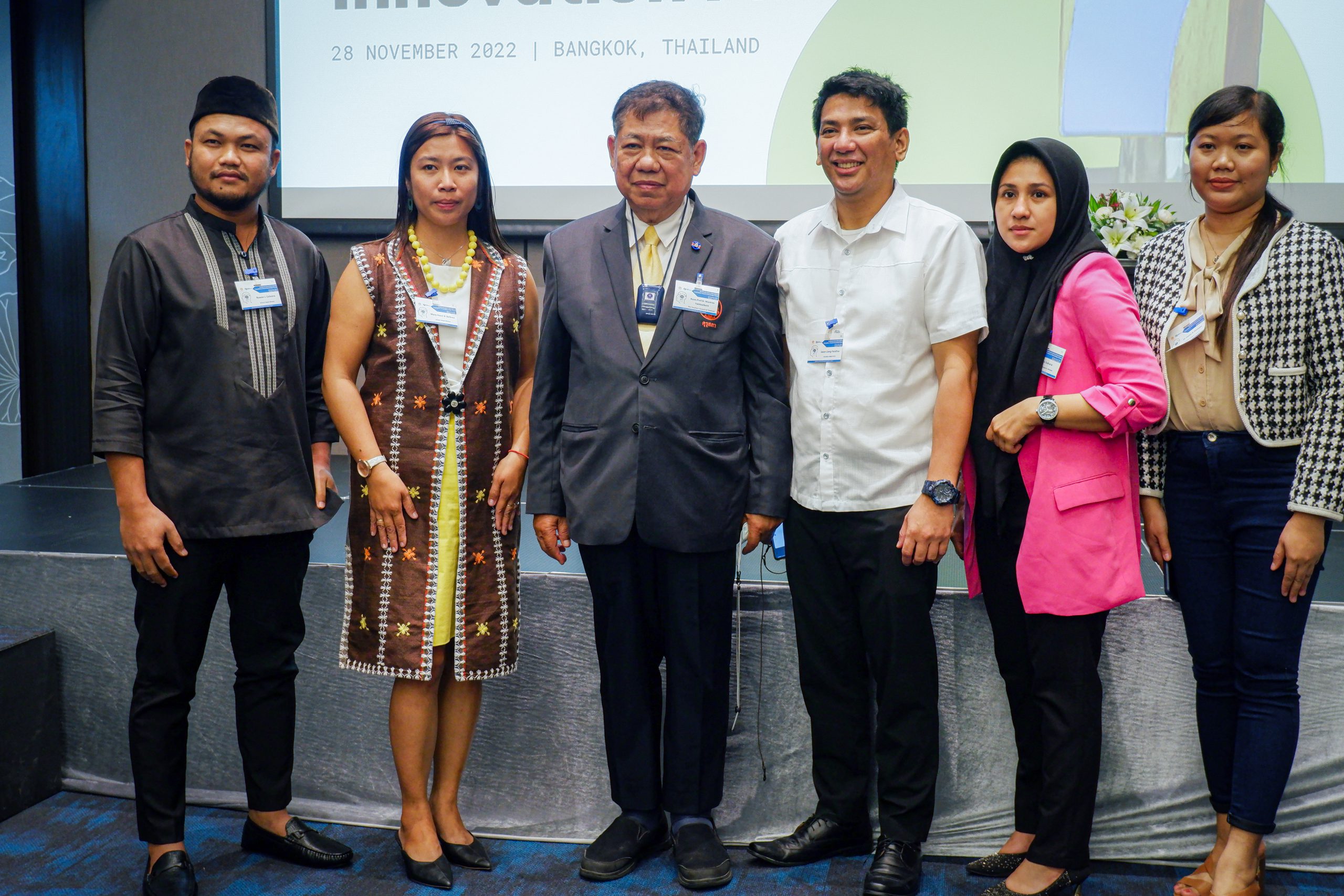 SEA Educational Innovation Award winners present in a knowledge forum, visit Thai schools
